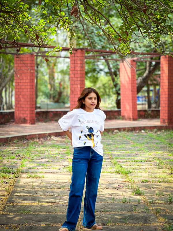 कृष्ण सदा सहायते - White Oversize T-shirt - Image 5